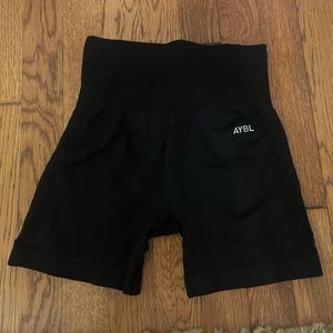 AYBL shorts XS